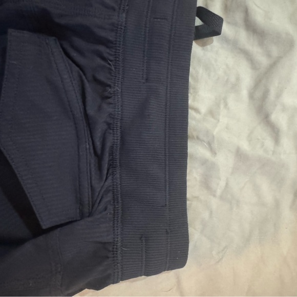 Lululemon Dance Studio Relaxed-Fit Mid-Rise Cargo Pant - Picture 4 of 7